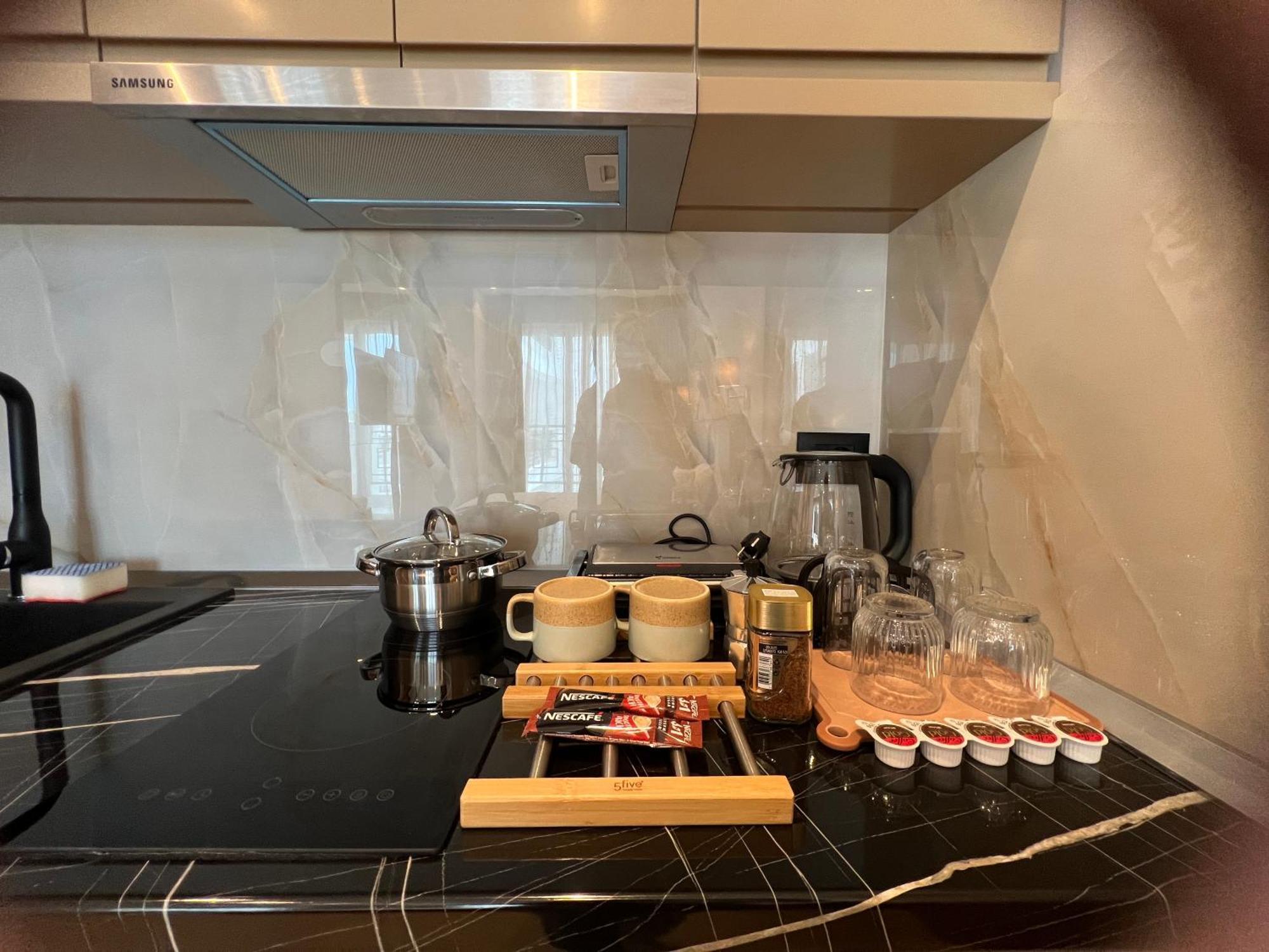 Coastline Luxury Apart Hotel 골렘 외부 사진