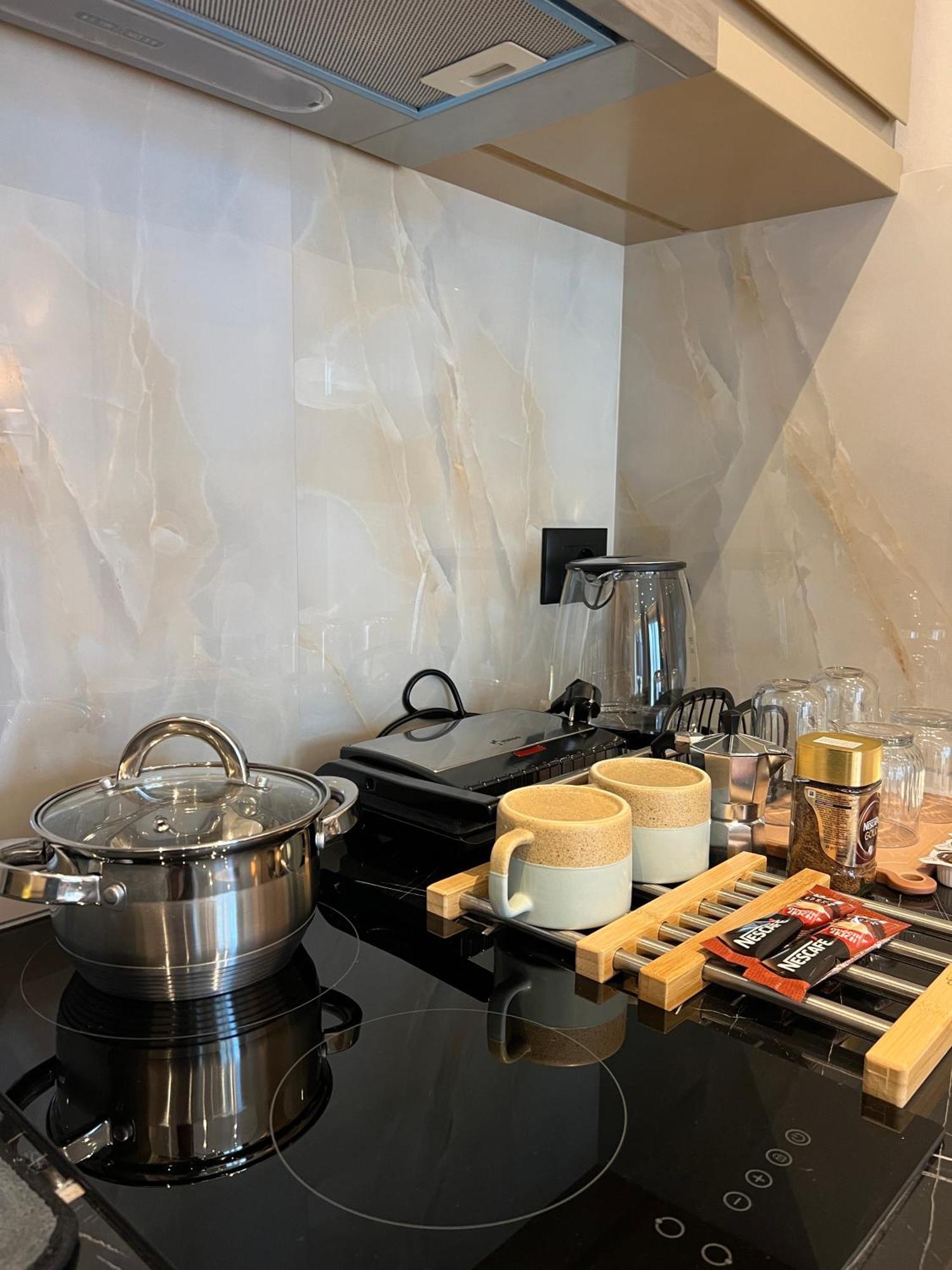 Coastline Luxury Apart Hotel 골렘 외부 사진