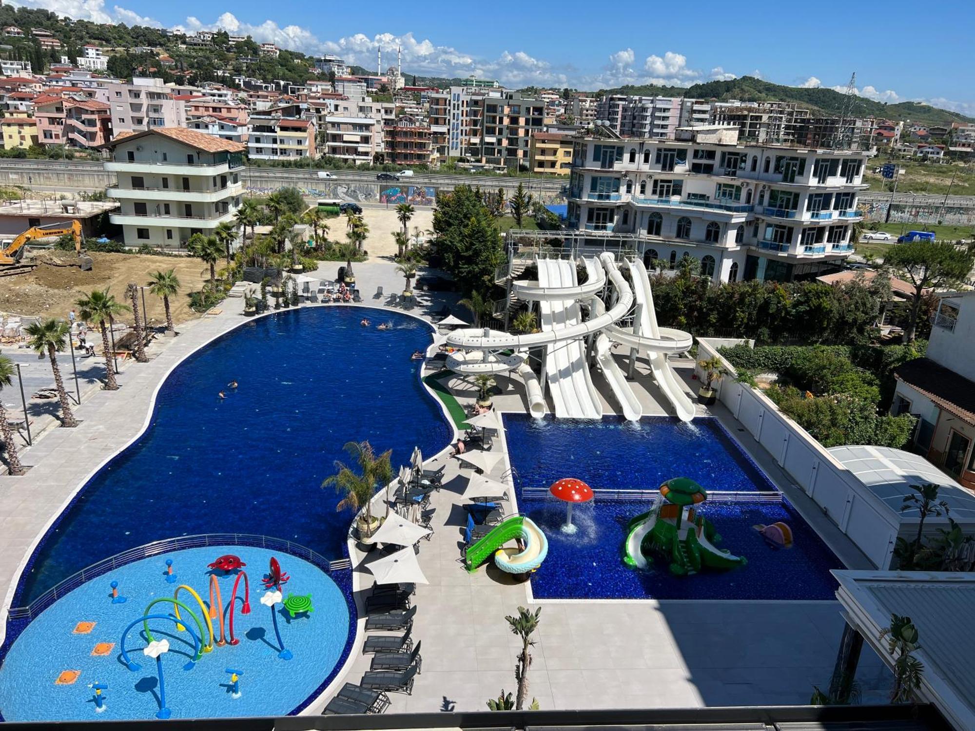 Coastline Luxury Apart Hotel 골렘 외부 사진