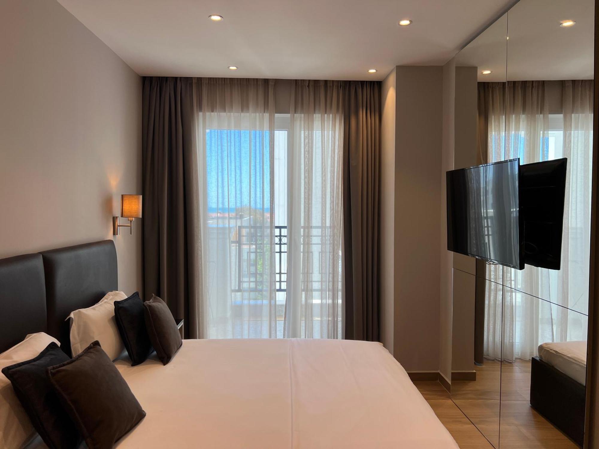 Coastline Luxury Apart Hotel 골렘 외부 사진